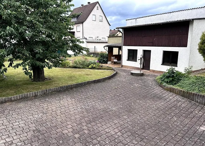 Ruhige, Zentrale Og شقة
